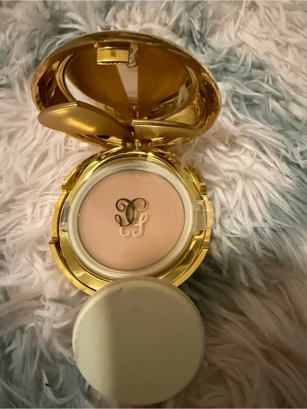 Guerlain Luxurious Gold Compact Cream Face Powder - Light Beige